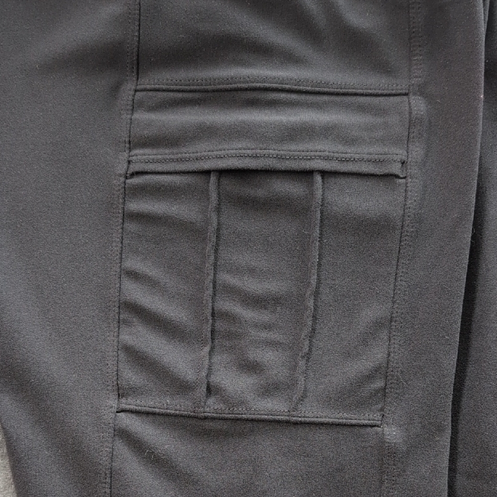 NWOT Athleta Salutation Cargo Black Jogger Yoga Size M/T - Picture 6 of 6